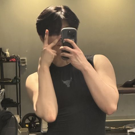 Cravity Icons, Woobin Cravity, Cravity Woobin, Gym Boy, Gym Selfie, Woo Bin, My Only Love, Kpop Groups, Gym