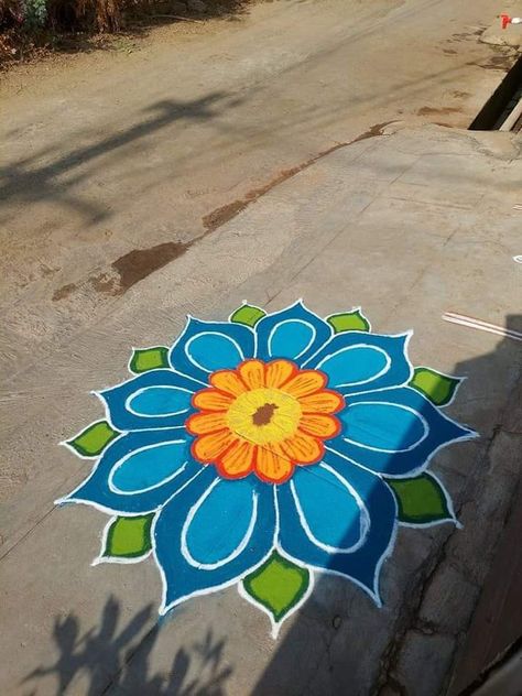 Rangoli With Less Colours, Water Colour Rangoli Designs, Old Rangoli Designs, Simple Rangoli Flower Designs, Wagh Baras Rangoli, Rangoli On Rough Surface, Big And Easy Rangoli Designs, Rangilo Design Easy, Rangoli For Diwali Simple