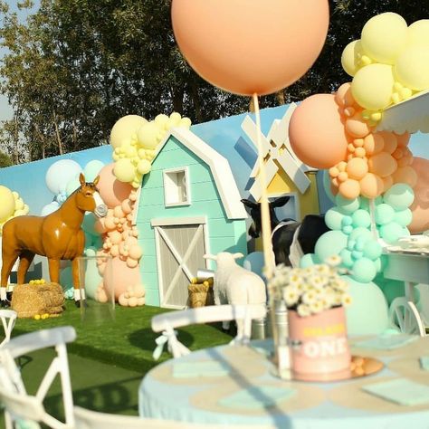 Barnyard Birthday Party Decorations, Barn Birthday Party, Barnyard Birthday Party, Horse Birthday Parties, Eid Stickers, Barnyard Birthday, Horse Birthday, Farm Birthday Party, Farm Party