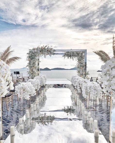 The Ultimate Guide to Planning Destination Weddings ★ Destination Wedding Decor Ideas, Wedding Setup, Dream Wedding Reception, Eksterior Modern, Destination Wedding Decor, Dream Beach Wedding, Dream Wedding Decorations, Wedding Backdrop Design, Wedding Decor Ideas