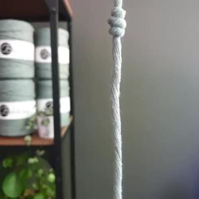 Barrel knot will take your macramé skills to the next level! This little knot makes a beautiful decoration and gives more dimention to various projects 😉 Have you tried it? #bobbiny #macrame #macramerope#macramecord #macrametutorial #tutorial #barrelknot #bobbinylaurel Bobbiny Macrame, Barrel Knot, Basic Macrame, Singles Twist, Beautiful Decoration, Macrame Tutorial, Macrame Projects, Macrame Cord, I ❤ Ny