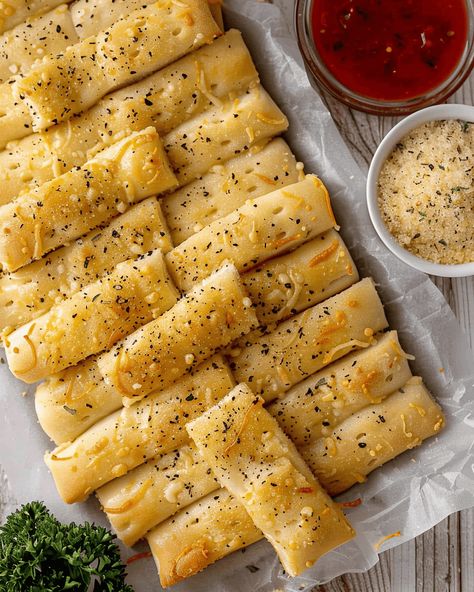 Quick & Easy Sheet Pan Breadsticks: Perfect for Any Meal There’s nothing quite like the aroma of freshly baked breadsticks to make a meal feel special. These Quick & Easy ... Read more Sheet Pan Breadsticks, Easy Bread Sticks Recipe, Quick Breadsticks, Small Plates Recipes, Whole Wheat Rolls, Yeast Starter, Cheesy Breadsticks, Simple Baking, Bread Sticks Recipe