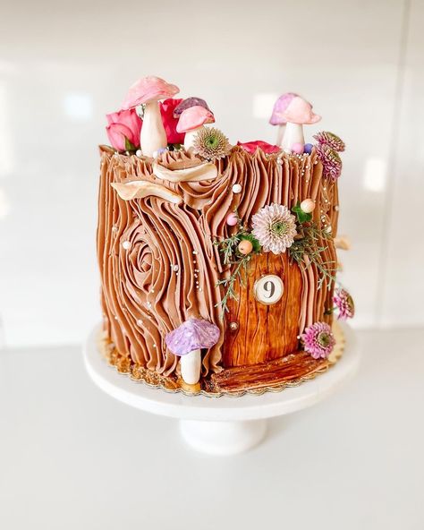 Mushroom Bday Cake, Enchanted Fairy Garden Cake, Fairy Door Cake, Mushroom Fairy Cake, Whimsical Cake Ideas, Forest Cake Woodland, Whimsical Cakes Birthday, Mushroom Cake Decoration, Fairy Smash Cake