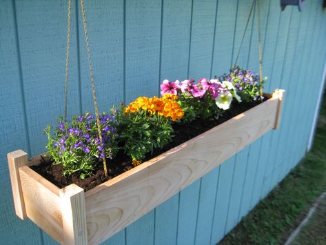 Hanging Flower box - make with metal Fence Hanging Planters, Hanging Planter Boxes, Large Hanging Planters, Planter Box Plans, Cedar Planter Box, Fence Planters, Raised Planter Boxes, Diy Hanging Planter, Balcony Planters