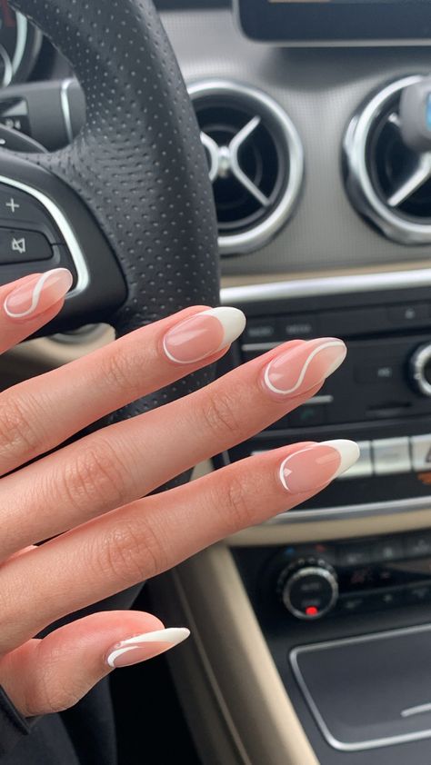 #nails Back To School Nails French Tip, Nails That Go With Anything, Aesthic Nail Ideas, Nails Ideas Basic, White Designed Nails, Nails For Communion, Corporate Girl Nails, Nails Inspiration For School, White Grad Nails Almond