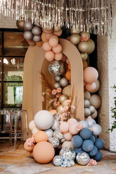 Discos, pools, and modern boho hues – what could be better? Boho Disco Balloon Arch, Disco Brunch, Disco Pool Party, Boho Pool Party, Boho Party, Pool Birthday Party, Wedding Mood Board, Disco Party, Ladies Night