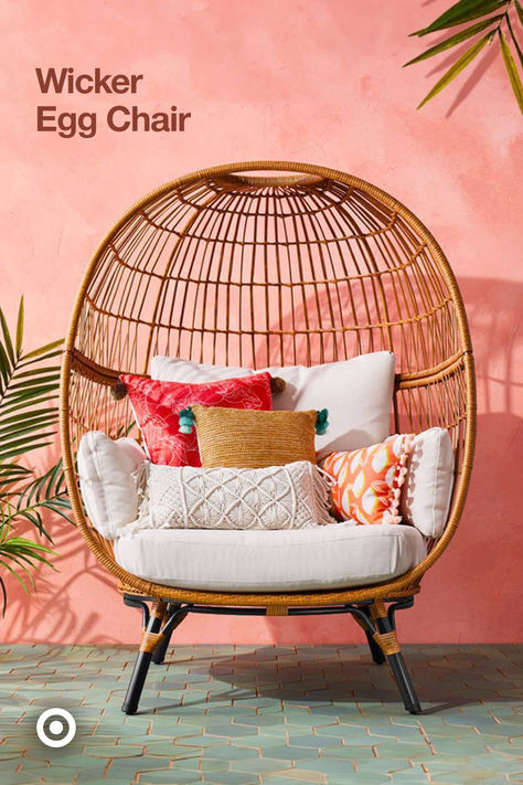 Create a cozy corner to relax in your patio. Curl up for a nap or get comfy to read a book in this wicker egg chair. Place it in your garden, patio or even indoors for the cutest lounge-y vibes. Zen Yard, Boho Chairs, Egg Chair Outdoor, Wicker Egg Chair, Coastal Cabin, Brooklyn Townhouse, Apartment Things, Airbnb Ideas, Attic Ideas