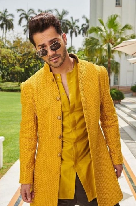 India Fashion Men, Indian Wedding Suits Men, Man Dress Design, Indian Wedding Clothes For Men, Mens Indian Wear, Sherwani For Men Wedding, Wedding Kurta For Men, Groom Dress Men, Haldi Outfits