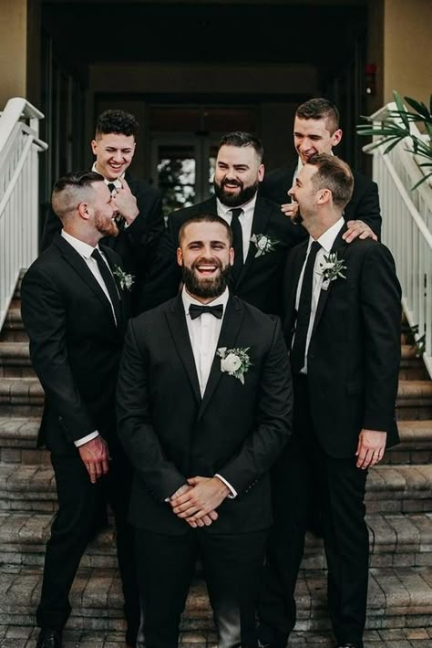 Groomsmen Attire Black, Groomsmen Wedding Photos, Groomsmen Pictures, Groomsmen Poses, Wedding Groomsmen Attire, Suits And Ties, Wedding Shot List, Groom Wedding Attire, Groomsmen Photos