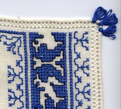 Italian Needlework: Assisi Embroidery - Part One Assisi Embroidery, Italian Embroidery, Stitch Witchery, Embroidered Handkerchief, Redwork Embroidery, Sewing Aprons, Folk Embroidery, Running Stitch, Satin Stitch