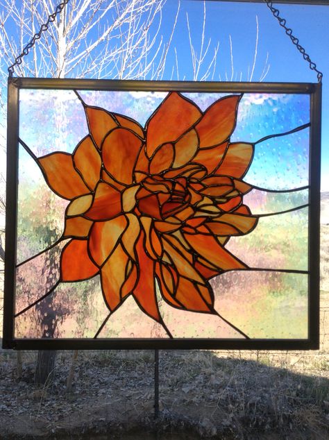 Stained glass dahlia Dahlia Stained Glass Pattern, Glass Things, Stained Glass Window Panel, Glass Inspiration, Stained Glass Flowers, Glass Projects, Stained Glass Designs, Faux Stained Glass, Stained Glass Projects