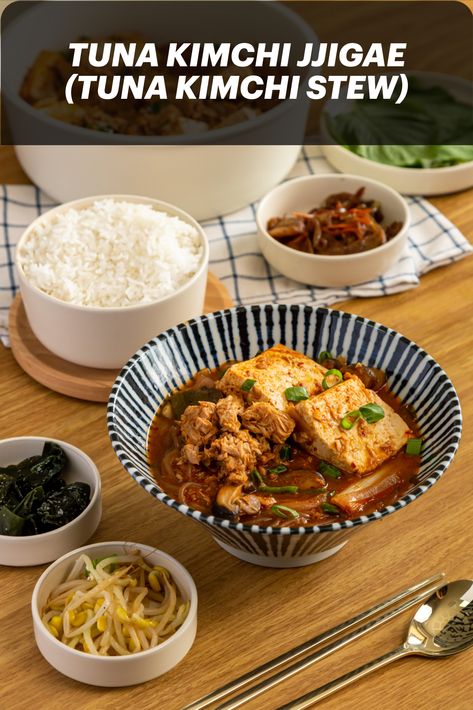 Tuna Stew, Kimchi Stew Recipe, Kimchi Stew, Kimchi Jjigae, Stew Recipe, White Onion, Stew Recipes, Kimchi, Food Dishes