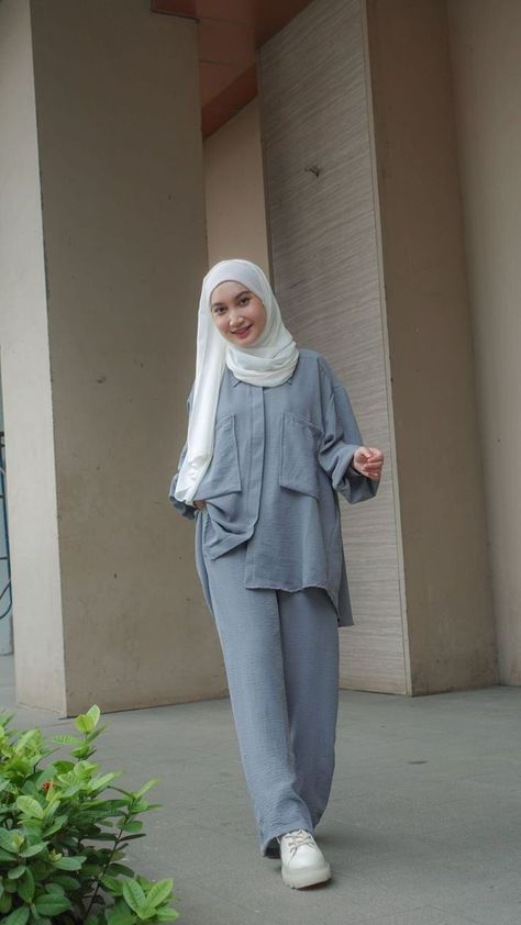 Modesty Fashion Summer, Summer Muslim Outfits Casual, Modest Wear Muslim Casual, Hijab Fashion Inspiration Summer, Muslim Fashion Dress Modern, Hijab Fashion Summer, Mode Ulzzang, Modern Hijab, Modern Hijab Fashion