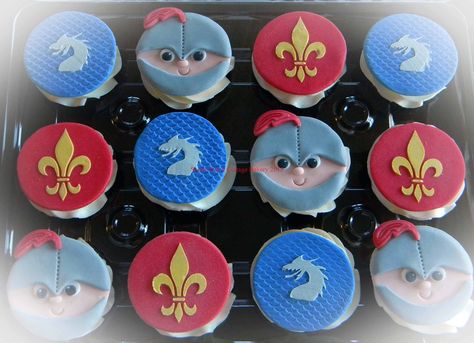 Knights Birthday Cake, Knight Cupcakes, Knight Birthday Party Decorations, Knight Bday Party, Knights Themed Party, Castle Cupcakes, Dessert Business, Knight Birthday, Rei Arthur