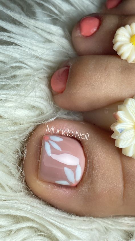 Gel Nails For Leg, Leg Nail Art Design Simple, Leg Nails Design Summer, French Nails Feet Design, Leg Nails Ideas, Legs Nails Design, Pink Pedicure Ideas Toenails, Ideas De Pedicure, Pedicure Coral