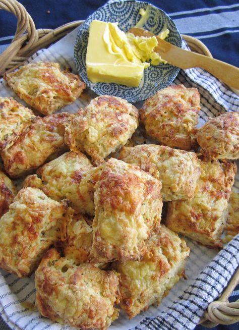 Soft Scones, Onion Scones, Cheese Scone Recipes, Do It For Me, New Zealand Food, Cheese Scones, Savory Scones, Feed A Crowd, Creamy Potato