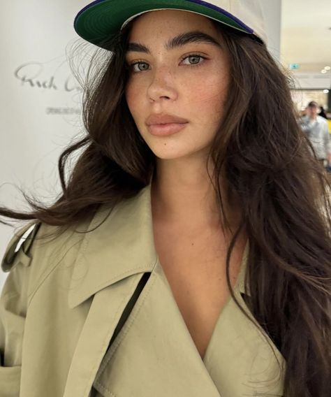 Christina Nadin, Minimalist Makeup, Being A Woman, Confident Woman, Pretty Makeup, Fitness Beauty, Maquillaje De Ojos, Makeup Inspiration, Hair Inspo