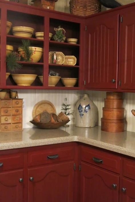 Primitive Kitchen Cabinets, Red Kitchen Cabinets, Primitive Country Kitchen, Red Cabinets, Kitchen Countertop Decor, Colonial Kitchen, Primitive Kitchen Decor, Rustic Kitchen Cabinets, Kitchen Makeovers