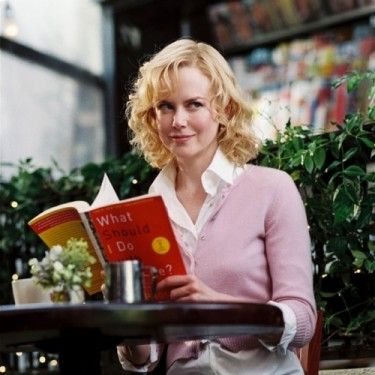 Bewitched (2005) Reese Witherspoon Book Club, Celebrities Reading, Working With People, 60s Vibe, Mia 3, Actrices Hollywood, Going Places, Woman Reading, Movie Photo