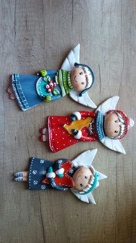 Salt Dough Angels, Salt Dough Art, Dough Art, Salt Dough Christmas Ornaments, Salt Dough Crafts, Christmas Pebble Art, Traditional Christmas Ornaments, Fancy Christmas Ornaments, Clay Christmas Decorations