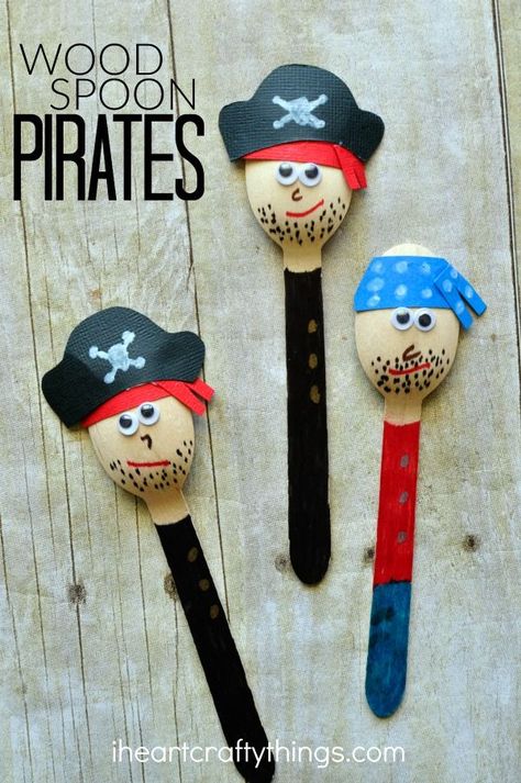 Ahoy, Mateys! Do you have pirate fans at your house? If you do they are going to love making this awesome Pirate Craft that we are sharing with you today. Pirate Craft, Wooden Spoon Crafts, Spoon Craft, Pirate Activities, Pirate Crafts, Spoon Crafts, Pirate Day, Quick Crafts, Holiday Crafts For Kids