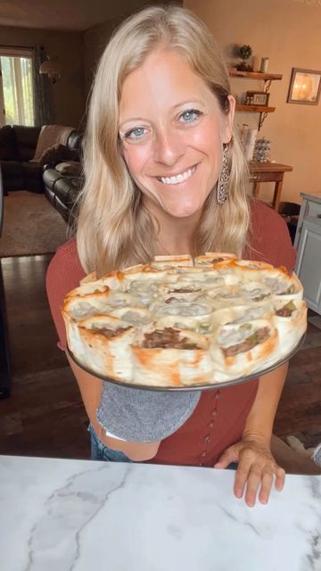 Cut Da Carb Flatbread on Instagram: "🔥Pull Apart Cheesesteaks, #LowCarbStyle ! 🎁Giveaway Attached: What kind of Cheese you would use to make these amazing pull aparts?!😋 Provolone for the authentic recipe or: Swiss?…Mozzarella?… Comment to enter and all entries count!👏 ✅Only 2g Net Carbs Per piece! 📝Notes & Recipe by @kristysketolifestyle : Pull Apart Cheesesteaks These were so delicious and like all of my pull apart creations, they were gone in minutes. My family loves them. 😋❤️ ✅RECIPE: Low Carb Cheesesteak, Cut The Carb Flatbread Recipes, Cut Da Carb Recipes, Cut Da Carb Flatbread Recipes, Pull Apart Recipes, Cheese Pull Apart, Philly Cheese Steak Recipe, Cheesesteak Recipe, Keto Cheese