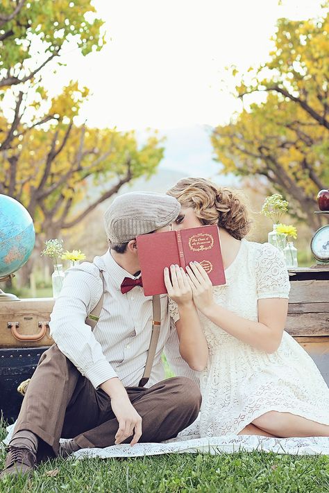 nerdy yet vintage chic book engagement photo idea Vintage Engagement Photoshoot, Themed Engagement Photos, Engagement Shoots Poses, Vintage Engagement Photos, Engagement Shoot Outfit, Engagement Photoshoot Ideas, Vintage Foto's, Vintage Photoshoot, Vintage Couples