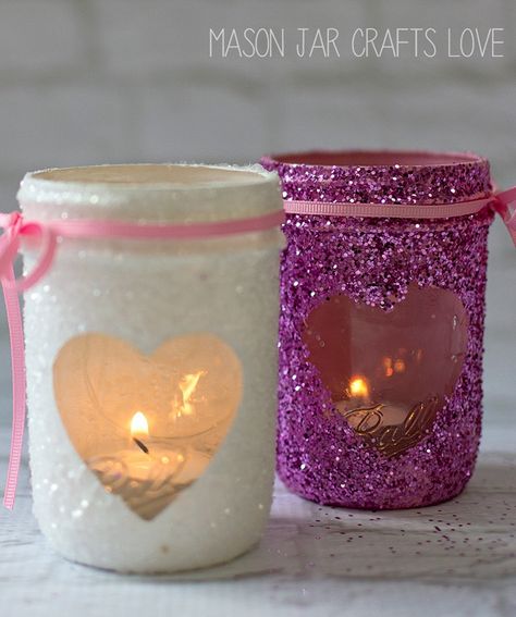 Valentine Mason Jar, Easy Mason Jar Crafts, Handmade Valentine Gifts, Diy Valentinstag, Glitter Ornaments Diy, Valentine Gift Ideas, Soya Mumu, Glitter Mason Jars, Glitter Jars