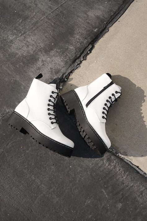 White And Black Boots, Trendy White Lace-up Boots For Streetwear, Black And White Shoes Aesthetic, Chunky White Boots, White Black Chunky Boots, Korean Shoes For Women, Black And White Chunky Boots, Trendy Black Lace-up Boots With Chunky Platform, White Lace-up Boots For Winter Streetwear