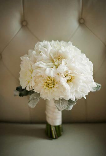 White Dahlia Bouquet, Dahlia Bridal Bouquet, Dahlia Wedding Bouquets, Simple Wedding Bouquets, Dahlias Wedding, Dahlia Bouquet, White Bridal Bouquet, White Wedding Bouquets, Flower Centerpieces Wedding