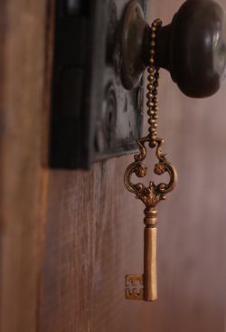 Orishas Yoruba, Under Lock And Key, Room Of One's Own, Boarding House, Old Key, Old Keys, Antique Keys, Arte Inspo, Vintage Keys