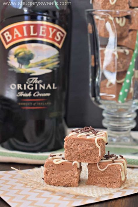 Irish Cream Fudge: a boozy treat for adults! Fudge Container Ideas, Irish Cream Fudge, Ireland Recipes, White Chocolate Fudge Recipes, Baileys Fudge, Irish Things, Cream Fudge, White Chocolate Fudge, Fudge Recipes Chocolate