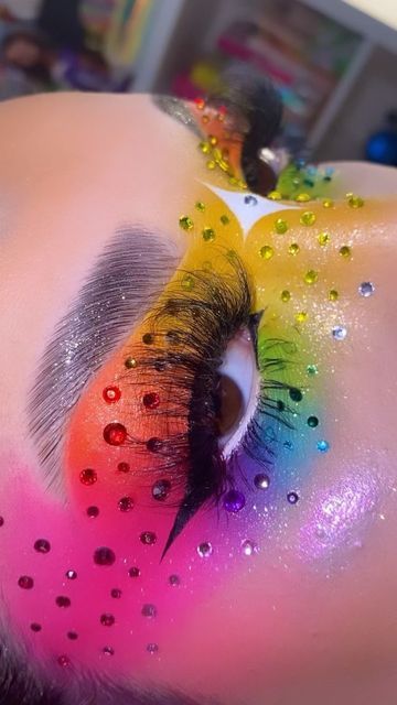 Candy Land Makeup Ideas, Rainbow Rhinestone Makeup, Apollo Makeup, Pride Make Up, Crazy Makeup Ideas, Colorful Makeup Ideas, Rainbow Makeup Looks, Pride Fits, Makeup Extreme