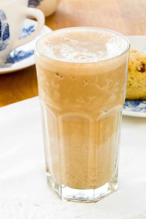 Espresso Protein Shake is creamy and thick like a frozen espresso drink from the coffee shop — but high-protein, dairy-free, soy-free and refined sugar-free. Paleo Shakes, Paleo Smoothies, Espresso Drink, Paleo Drinks, Egg White Protein, Protein Shake Smoothie, Frozen Coffee, Cashew Milk, Espresso Drinks