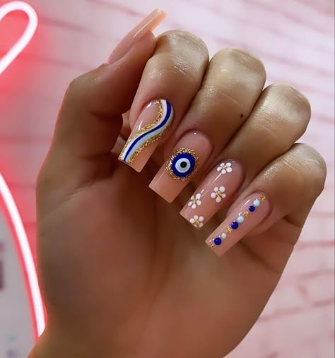 Art Tricks, Juliana Nails, Evil Eye Nails, Green Acrylic Nails, Eye Nail Art, Witchy Nails, Purple Acrylic Nails, Finger Nail Art, French Acrylic Nails