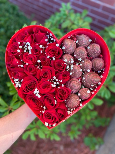 Chocolate Covered Strawberries Arrangement, Chocolate Covered Strawberries Bouquet With Roses, Chocolate Covered Strawberries With Flowers, Strawberry Flower Bouquet, Chocolate Covered Strawberry Boxes, Chocolate Covered Strawberry Bouquet, Chocolate Strawberries Bouquet, Strawberries Bouquet, Valentine Board