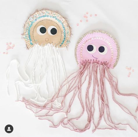 Jelly Fish Craft, Nanny Activities, June Crafts, Girls Crafts, Rainbow Craft, Jellyfish Craft, Kids Camp, Homeschool Crafts, Toddler Arts And Crafts