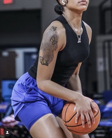 Female Basketball Aesthetic, Wnba Aesthetic, Female Basketball Players, Basketball Female, Wnba Women, Nba Aesthetic, Aesthetic Basketball, Woman Basketball, Ja Morant Style