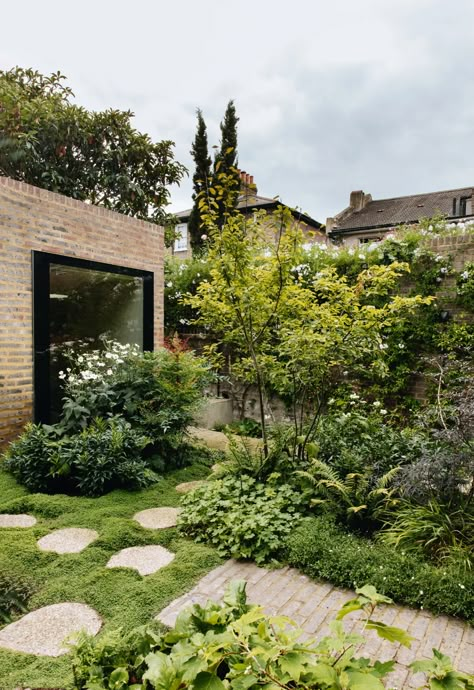 How to create a pollution-absorbing garden | House & Garden Woodland Flowers, Building Site, Garden Calendar, Victorian London, London Garden, English Country Gardens, Garden Designer, Air Purifying Plants, London House