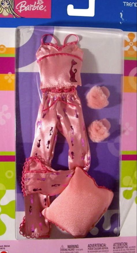 Pink Satin Pajamas, 2004 Fashion, Barbie Playsets, Barbie Doll Set, Barbie Sets, Barbie Wardrobe, Diy Barbie Clothes, Barbie Dolls Diy, Barbie Doll Accessories