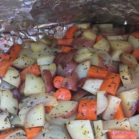 Grilled Potatoes And Veggies, Potato Carrot Onion Recipes, Grilled Potatoes And Onions In Foil, Foil Potatoes, Potato Packets, Foil Meals, Foil Packet Potatoes, Roasted Potatoes And Carrots, Bbq Potatoes