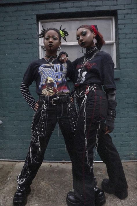 natsu♀️ on Twitter: "… " Afro Goth, Outfits Skirts, Afro Punk Fashion, Look Grunge, Outfits 90s, Hipster Grunge, Alt Outfits, Black Goth, Afro Punk