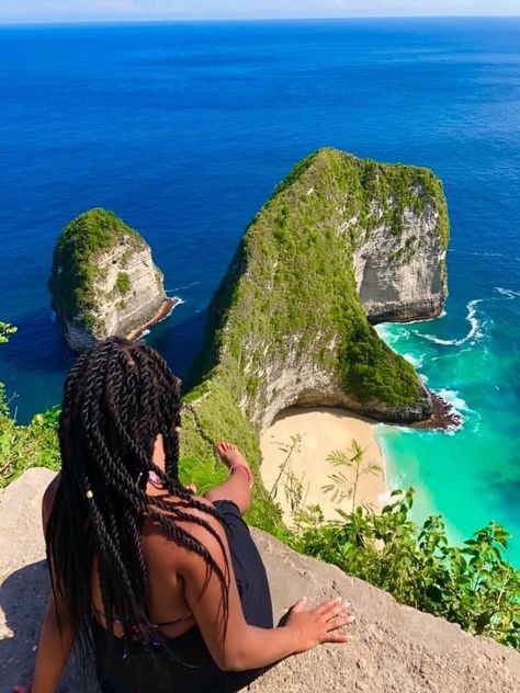 Luxe Travel Aesthetic, Black Woman Wellness Aesthetic, Black Women Living Abroad, Traveling Woman Aesthetic, Passport Aesthetic Black Woman, Luxurious Black Women, Black Women Travel Aesthetic, Black Woman Travel Aesthetic, Vision Board Photos Pictures Travel