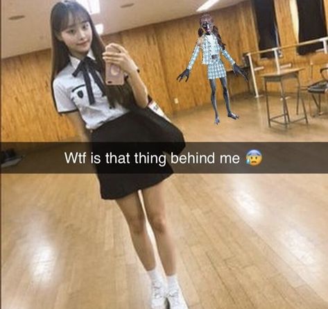 Kpop Snapchat, Loona Memes, Chuu Loona, Some Jokes, Funny Times, Memes Kpop, The Funny, Sense Of Humor, Kpop Funny