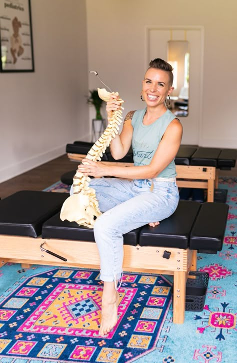 A female chiropractor smiling with her spine model in Charleston, South Carolina. Physical Therapist Headshots, Chiropractor Photography, Physiotherapy Photography, Physiotherapist Photoshoot, Physical Therapy Headshots, Chiropractic Headshots, Physiotherapy Photoshoot, Chiropractor Headshots, Chiropractor Photoshoot