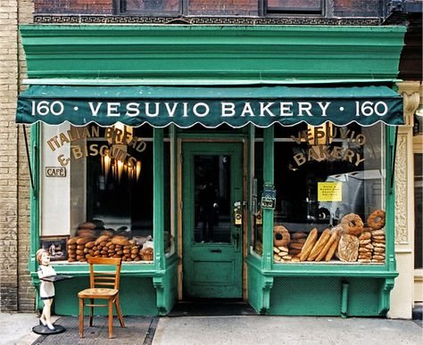 I absolutely love the raw beauty of these richly colored images of age-old New York City storefronts from James and Karla Murray‘s book Store Front: The Disappearing Face of New York. Bakery New York, Store Front Windows, Vintage Bakery, Bakery Store, Italian Bakery, French Bakery, Living In London, 카페 인테리어 디자인, Shop Fronts