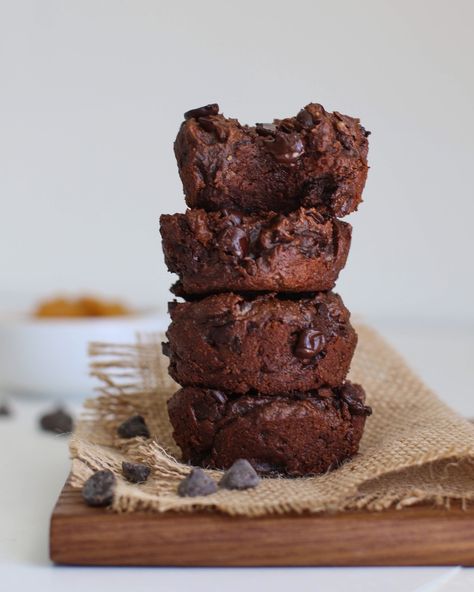 Butternut Squash Brownies Butternut Squash Brownies, Squash Brownies, Gf Brownies, Healthy Butternut Squash, Easy Butternut Squash, Butternut Squash Puree, Healthy Brownies, Keto Desserts, Mini Chocolate Chips