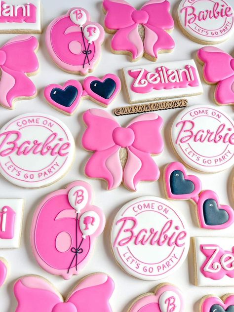 Barbie Cupcakes, Barbie Pool Party, Barbie Party Decorations, Barbie Birthday Cake, Barbie Theme Party, Barbie Birthday Party, Barbie Theme, Barbie Cake