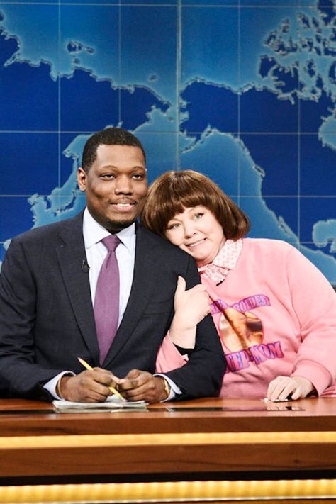 These Were the 18 Most LOL-Worthy Skits on SNL This Year Best Snl Skits, Snl Weekend Update, Snl Skits, Weekend Update, It's Saturday, Melissa Mccarthy, Night Live, Snl, Saturday Night Live