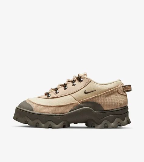 Women's Lahar Low Canvas 'Grain' Release Date. Nike SNKRS Nike Hiking, Nike Snkrs, Tenis Nike, Baskets Nike, Style Inspiration Fall, Latest Sneakers, Women Lifestyle, Sneaker Collection, Nike Sneakers